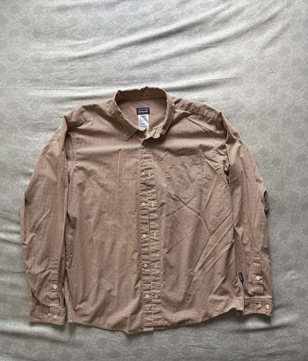Patagonia Men's Long Sleeve Button-Up Shirt with Gingham Pattern